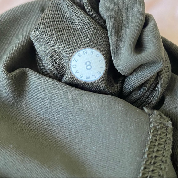 NWOT Lululemon Wunder Under Crop Hi-Rise Full-On Luxtreme Leggings Dark olive 8 - Picture 3 of 4